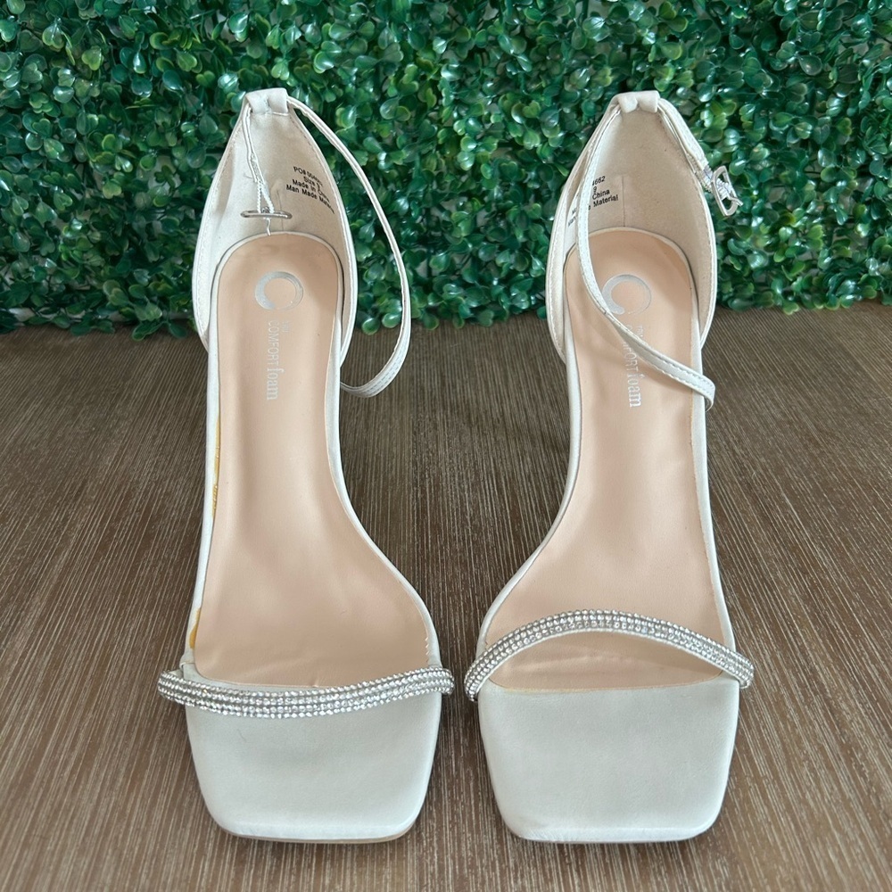 Journee Collection Zoya Heels Womens 9 Off White Square Toe Rhinestone Strap NEW - Picture 3 of 13